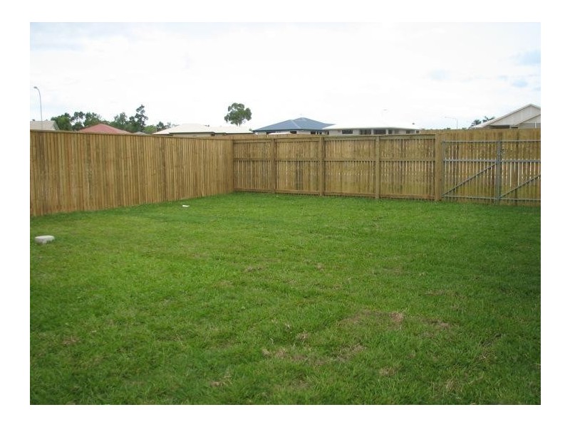 11 Bronte Court, Bushland Beach QLD 4818