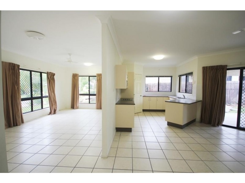 4 Redbank Court, Mount Louisa QLD 4814