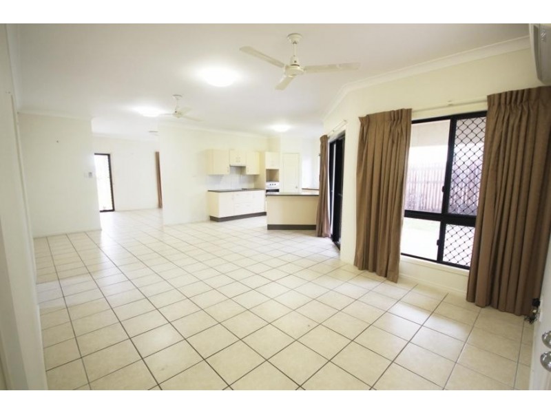 4 Redbank Court, Mount Louisa QLD 4814