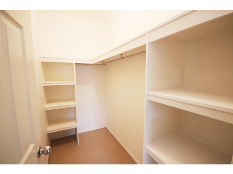 4 Redbank Court, Mount Louisa QLD 4814