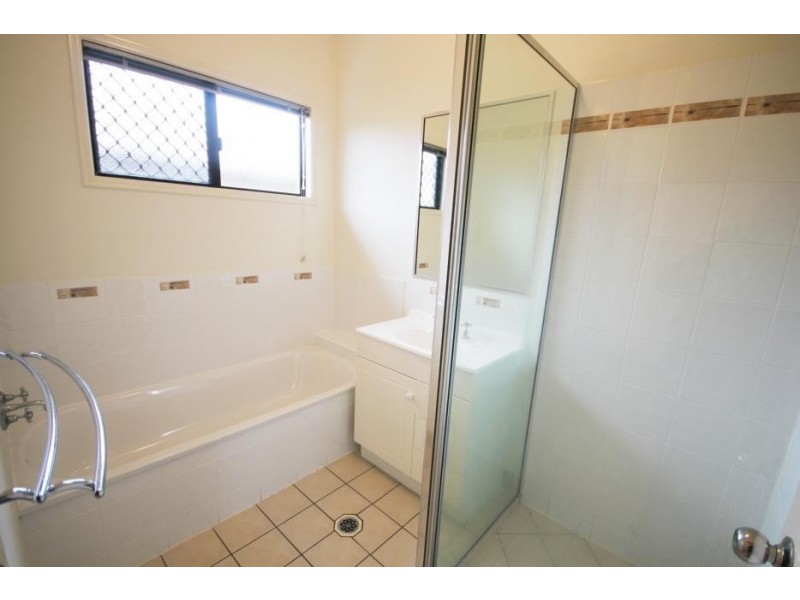 4 Redbank Court, Mount Louisa QLD 4814