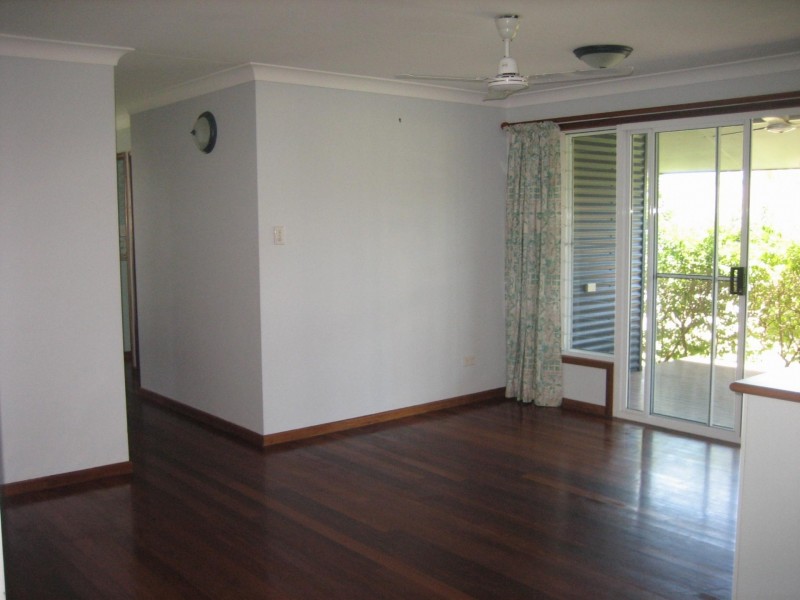 27 Joshua Crescent, Bushland Beach QLD 4818