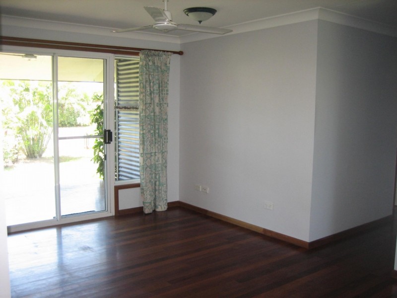 27 Joshua Crescent, Bushland Beach QLD 4818