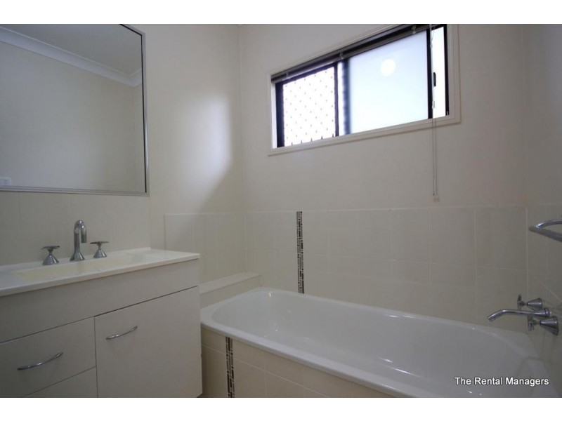 7 Eungella Court, Bushland Beach QLD 4818