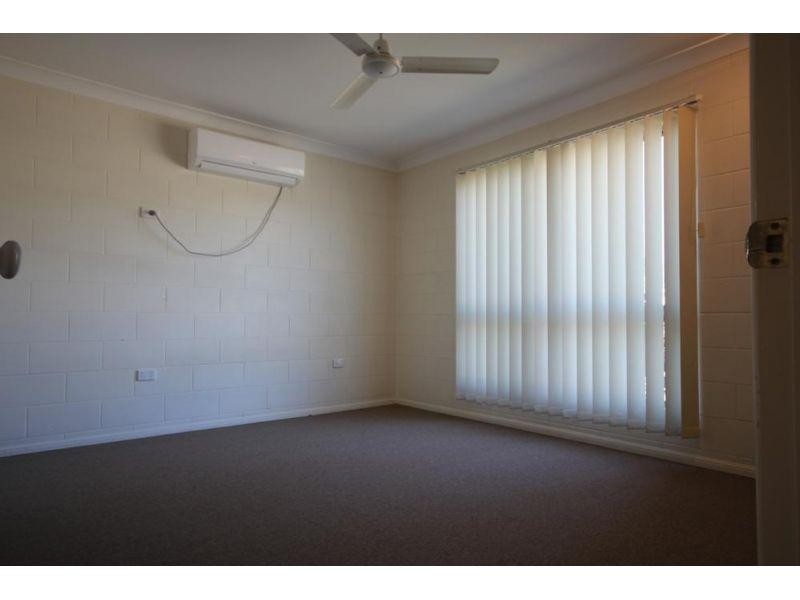 25 Saxby Crescent, Mount Louisa QLD 4814