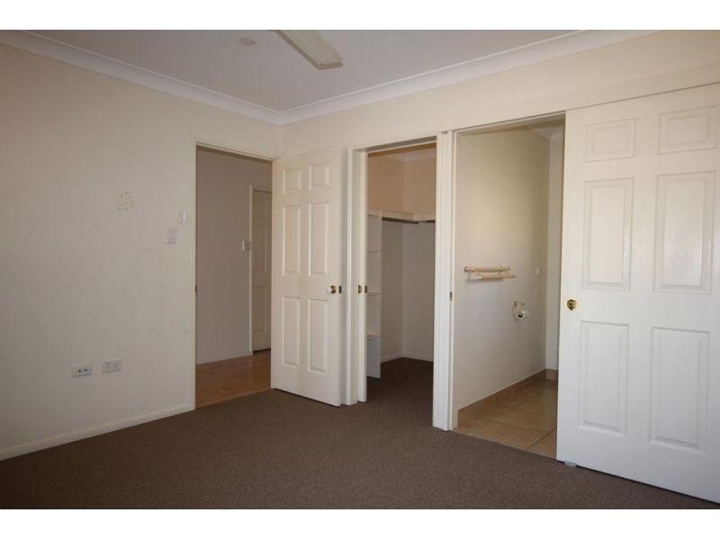 25 Saxby Crescent, Mount Louisa QLD 4814