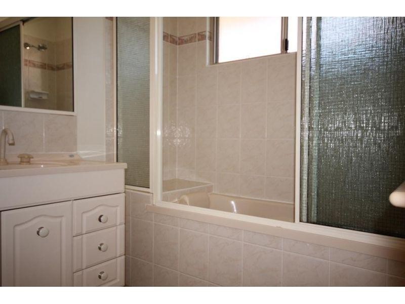 25 Saxby Crescent, Mount Louisa QLD 4814