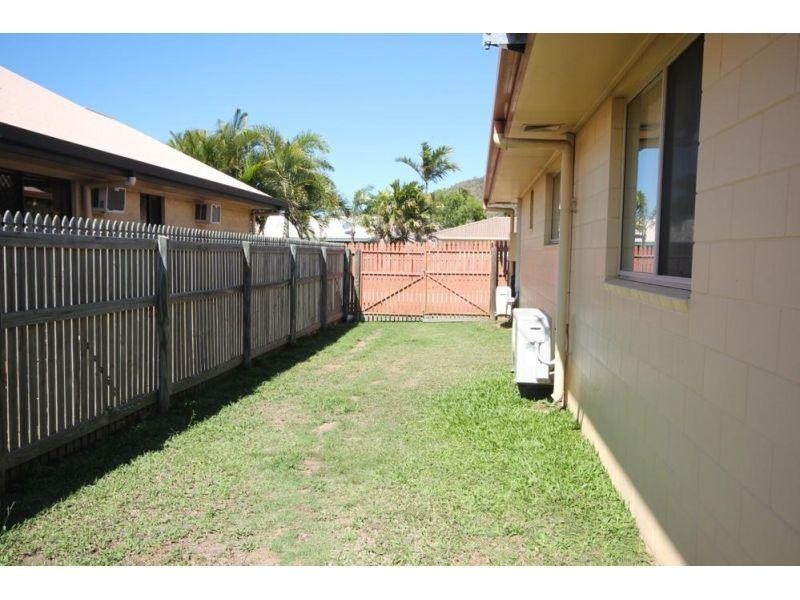 25 Saxby Crescent, Mount Louisa QLD 4814