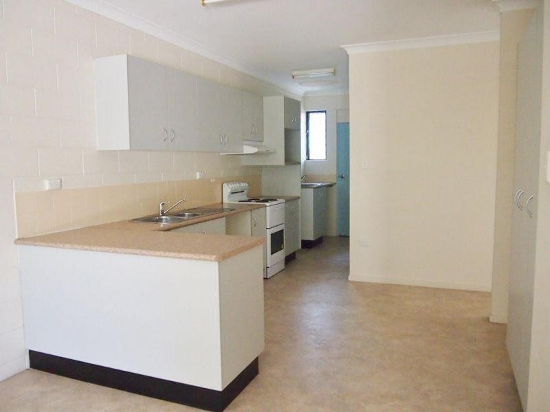 West End QLD 4810