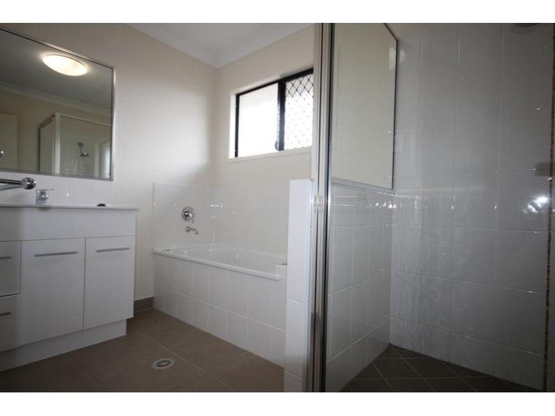 62c Franklin Drive, Mount Louisa QLD 4814