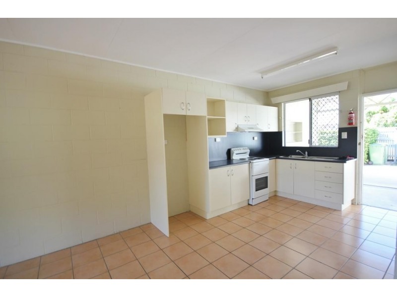 4/43 Hugh Street, West End QLD 4810