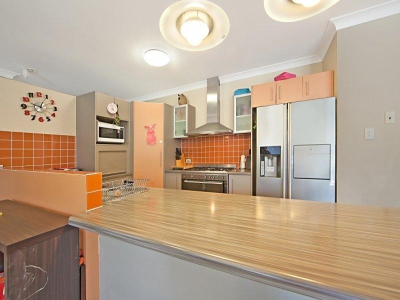 Bushland Beach QLD 4818