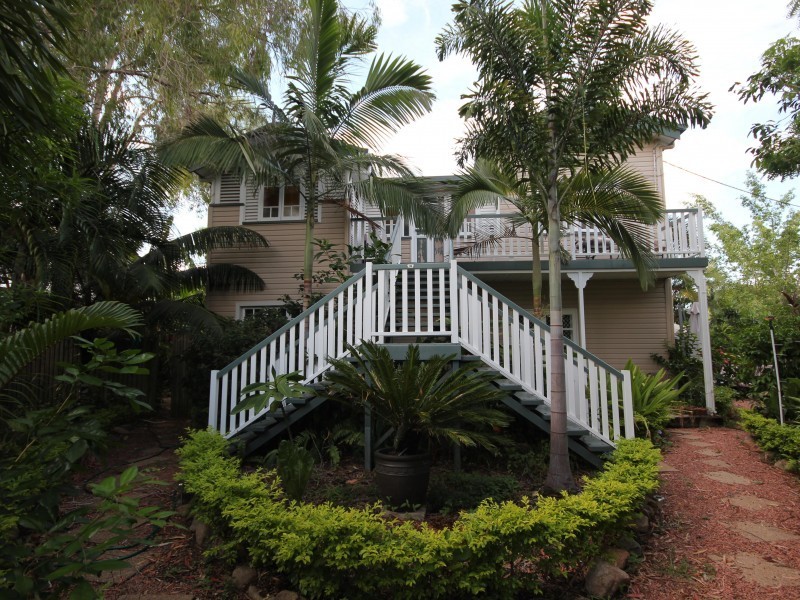 Pimlico QLD 4812