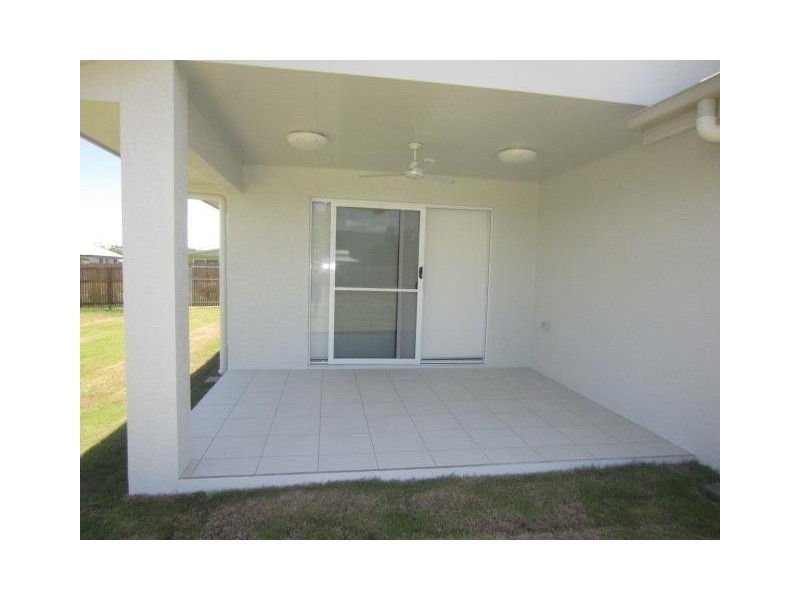 4 Beach Court, Balgal Beach QLD 4816