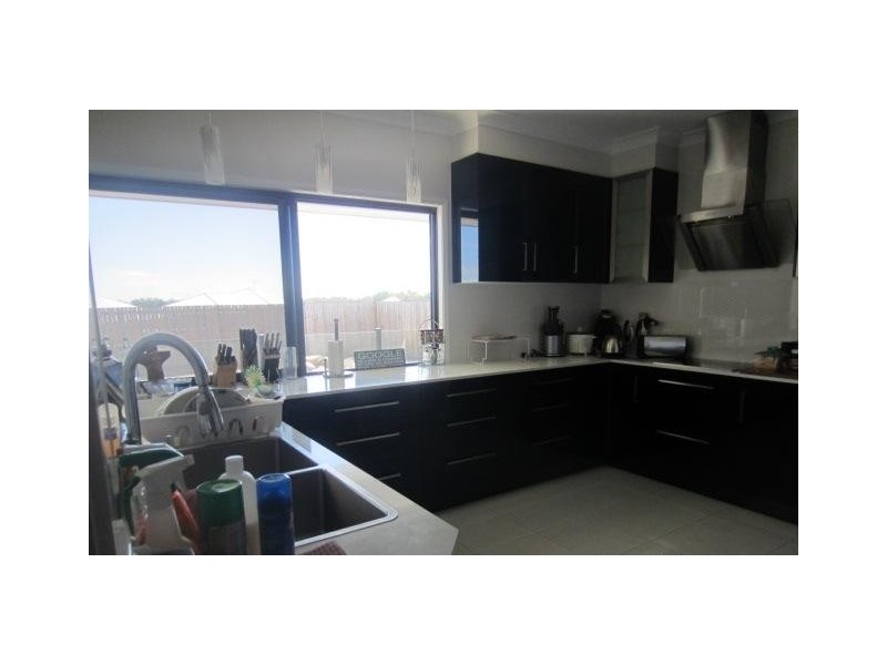 3 Cramer Street, Bushland Beach QLD 4818