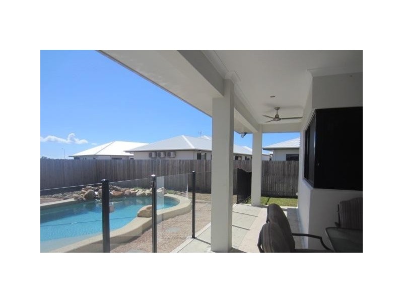 3 Cramer Street, Bushland Beach QLD 4818