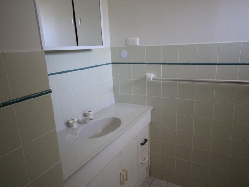 2/39 Ford Street, Hermit Park QLD 4812