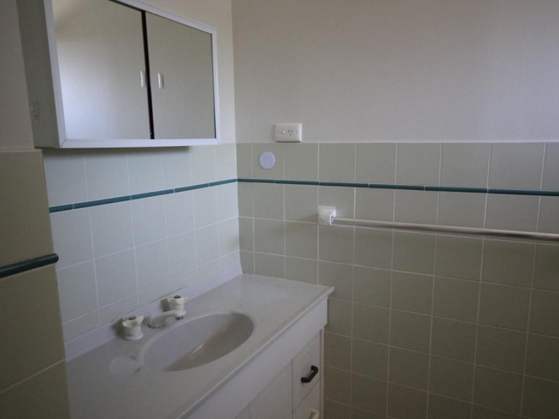 2/39 Ford Street, Hermit Park QLD 4812