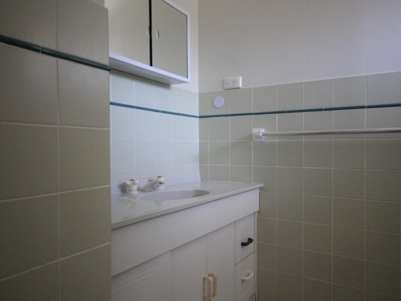 2/39 Ford Street, Hermit Park QLD 4812