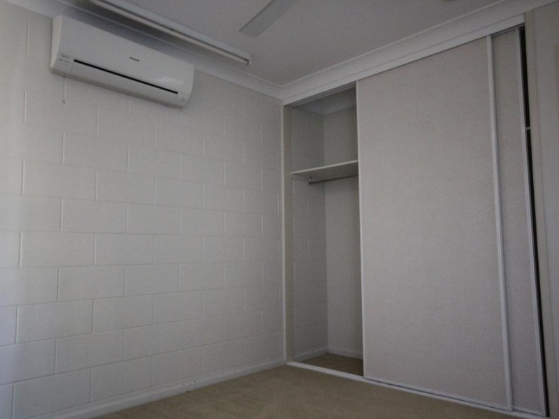 2/39 Ford Street, Hermit Park QLD 4812