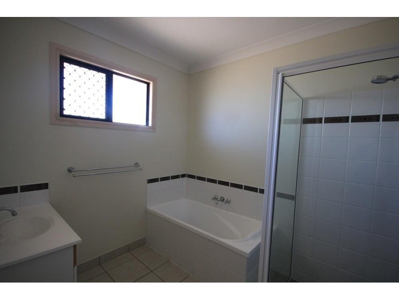 5 Crista Court, Kelso QLD 4815