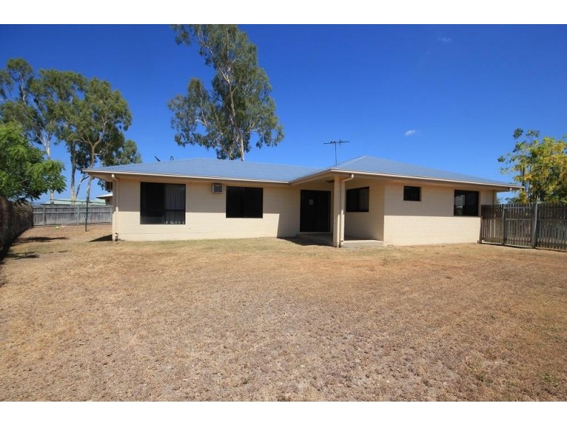 5 Crista Court, Kelso QLD 4815