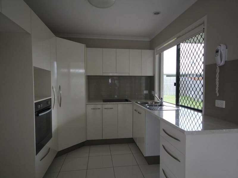 36 Daydream Circuit, Burdell QLD 4818