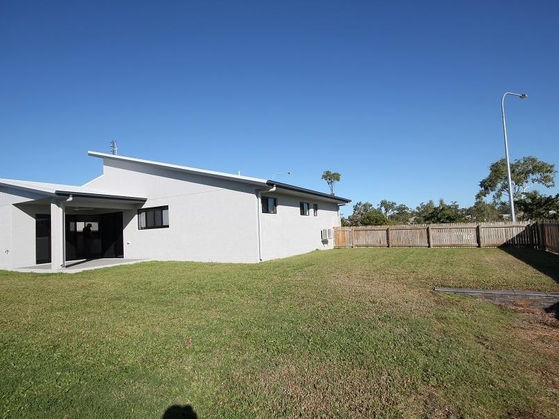 43 Sanctum Drive, Mount Low QLD 4818