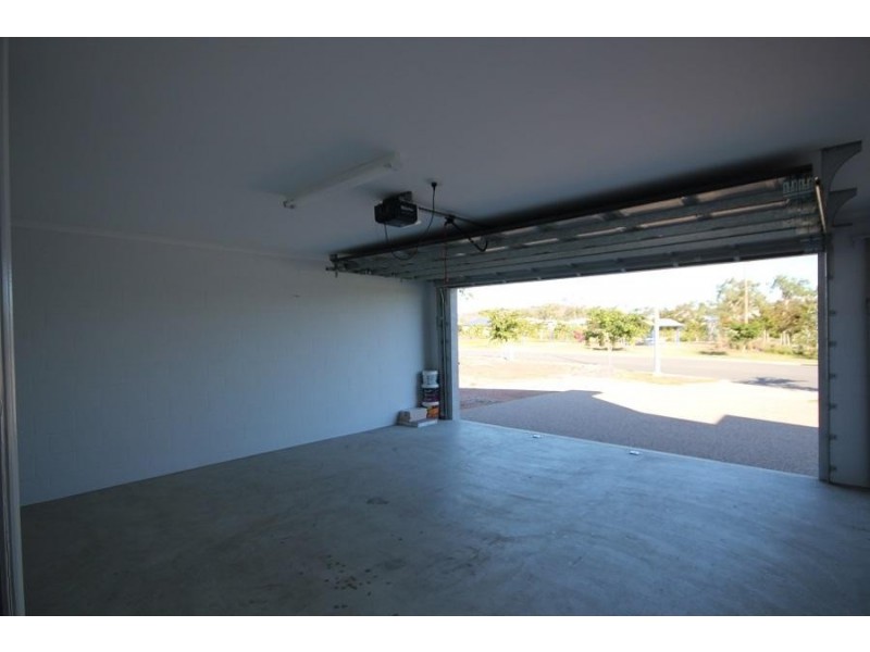 43 Sanctum Drive, Mount Low QLD 4818