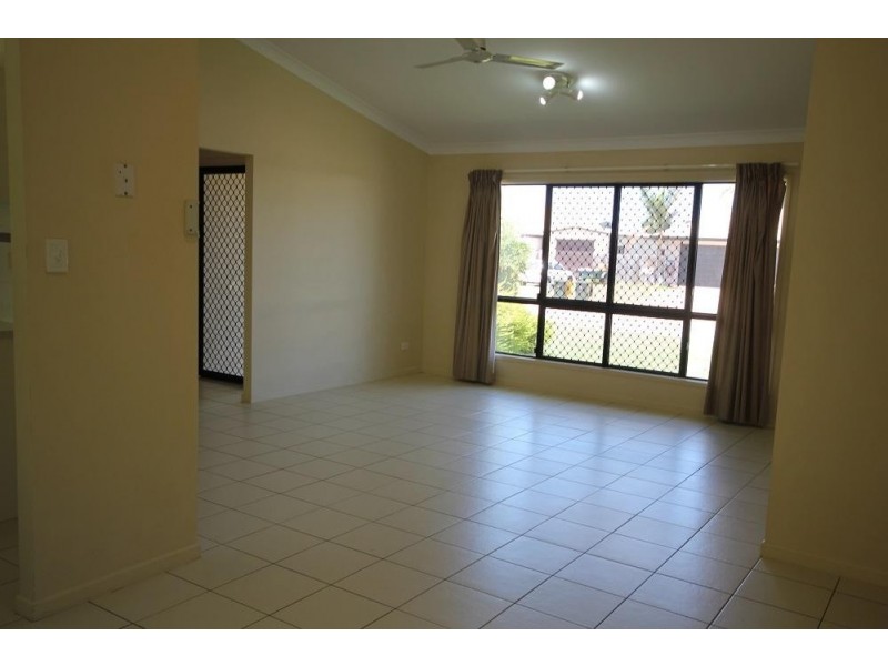 24 Kinnardy Street, Burdell QLD 4818