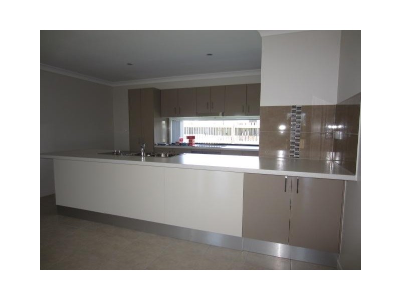 12A Stella Street, Kelso QLD 4815