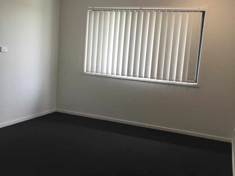 4 Catho Avenue, Mount Low QLD 4818