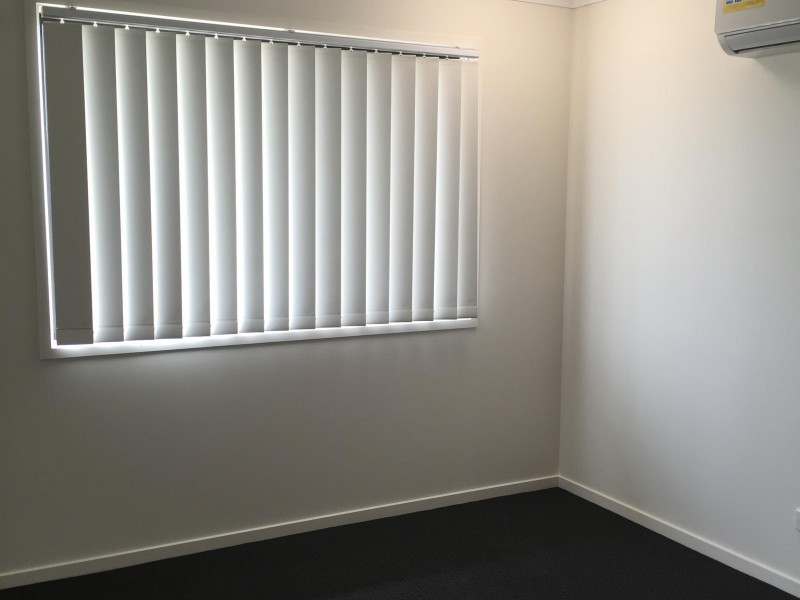 4 Catho Avenue, Mount Low QLD 4818