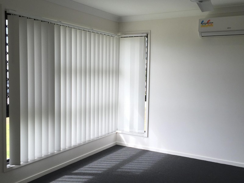 4 Catho Avenue, Mount Low QLD 4818