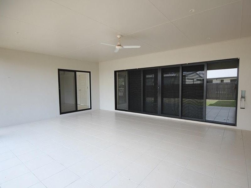 14 Margarita Court, Bushland Beach QLD 4818