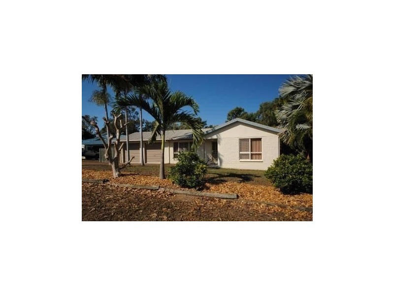 15 Luke Court, Bushland Beach QLD 4818