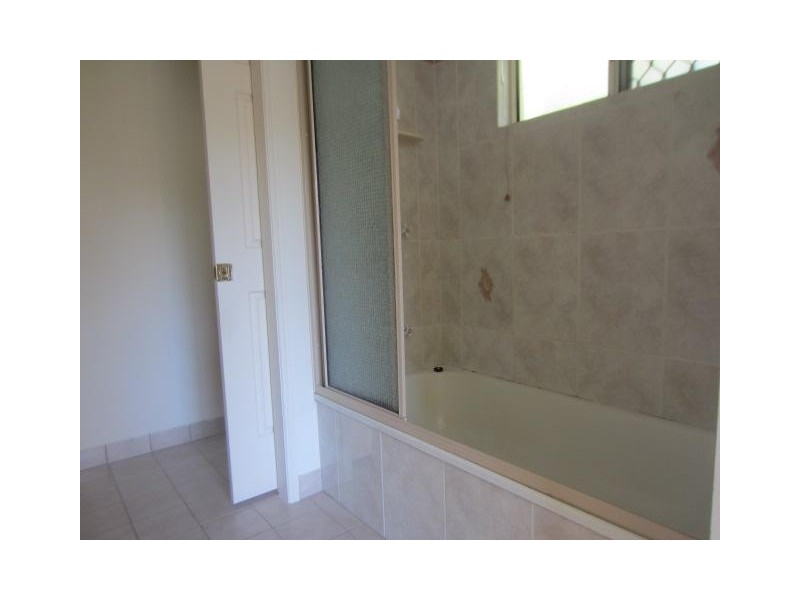 15 Luke Court, Bushland Beach QLD 4818