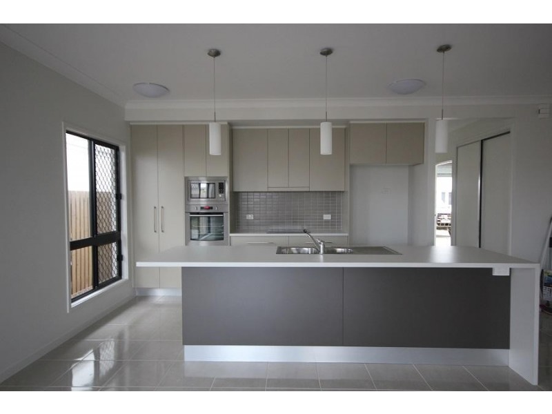 73 Sunhaven Boulevard, Burdell QLD 4818