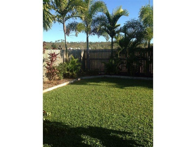 7 Littabella Place, Bushland Beach QLD 4818