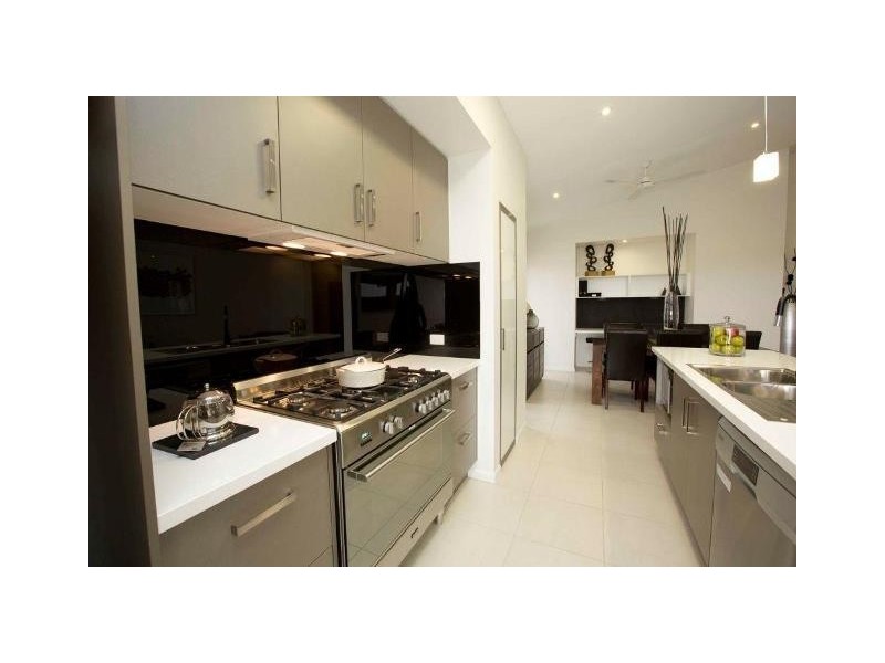 11 Cherington Boulevard, Shaw QLD 4818