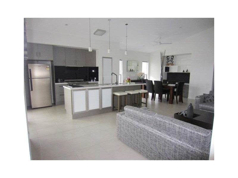 11 Cherington Boulevard, Shaw QLD 4818