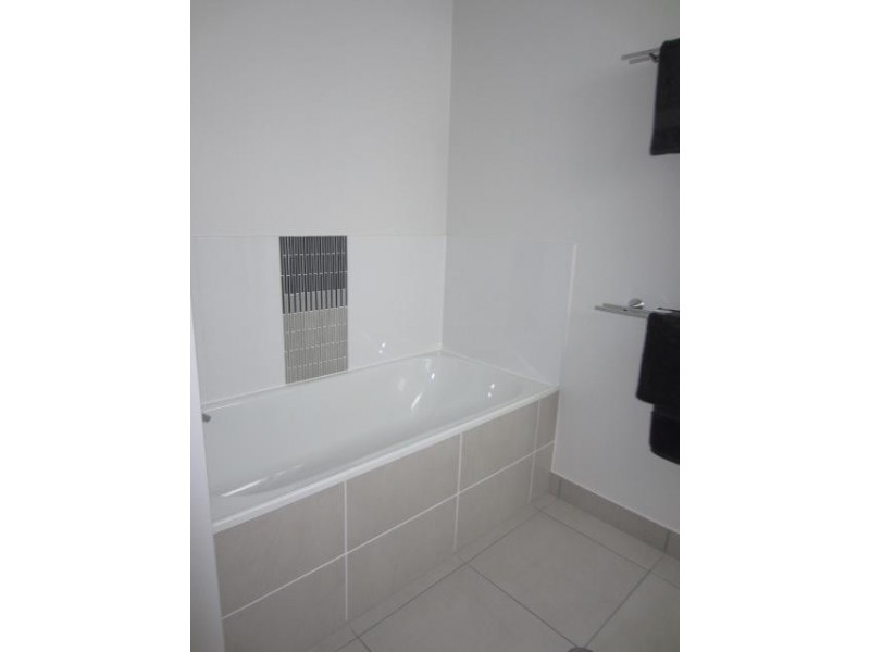 11 Cherington Boulevard, Shaw QLD 4818