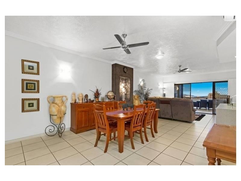 202/3 Melton Terrace, Townsville City QLD 4810