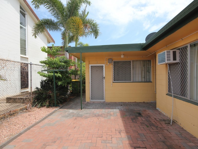 3/11  Maroong Street, Currajong QLD 4812