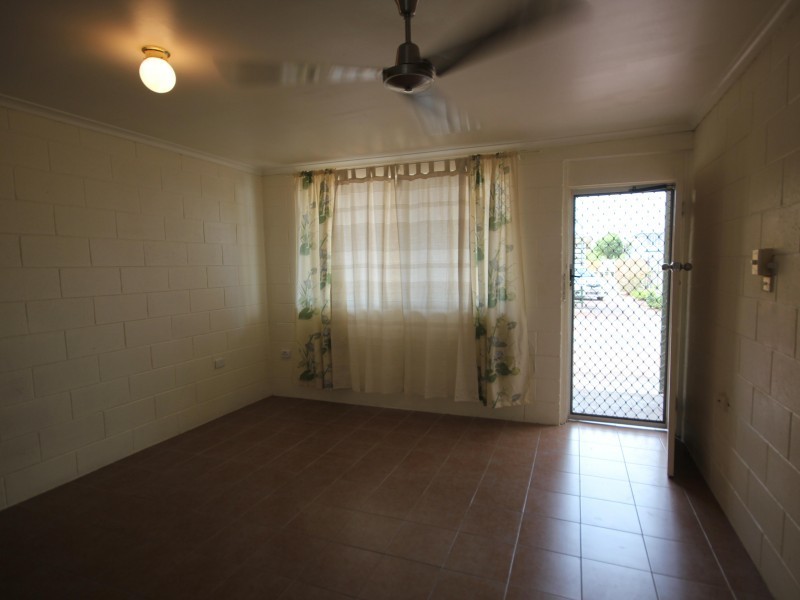 3/11  Maroong Street, Currajong QLD 4812