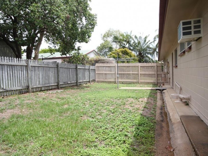 1/7  Banora Court, Mount Louisa QLD 4814