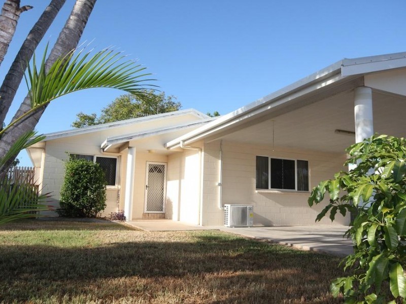 22  Amber Avenue, Rasmussen QLD 4815