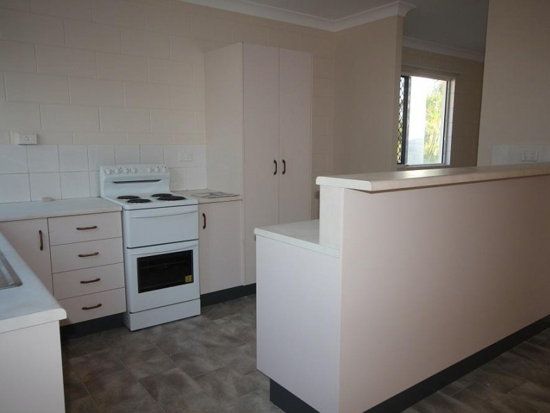 22  Amber Avenue, Rasmussen QLD 4815