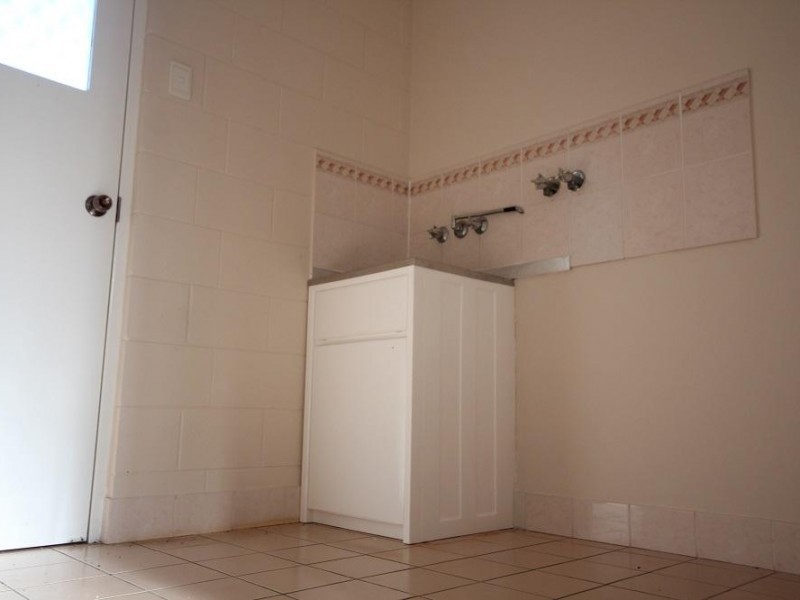 22  Amber Avenue, Rasmussen QLD 4815