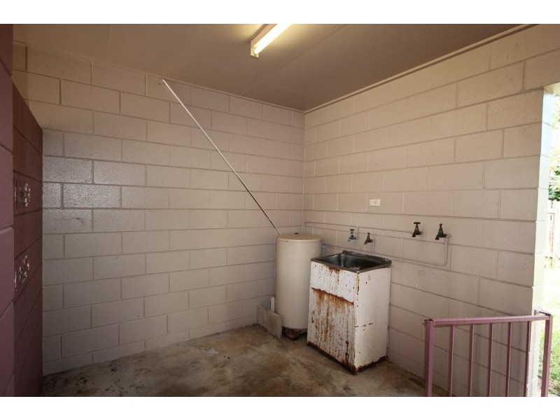 2/7 Banora Court, Mount Louisa QLD 4814